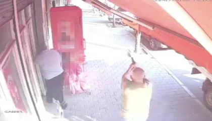 Adanada silahlı saldırı anı saniye saniye görüntülendi