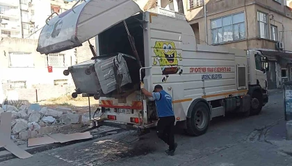 Akdeniz Belediyesinden temiz kent ve sağlıklı çevre için kesintisiz hizmet