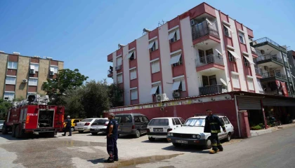 Antalyada apartman dairesinde yangın korkuttu