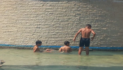 Antalyada sıcaklık artışı devam ediyor, vatandaşlar sahile akın etti