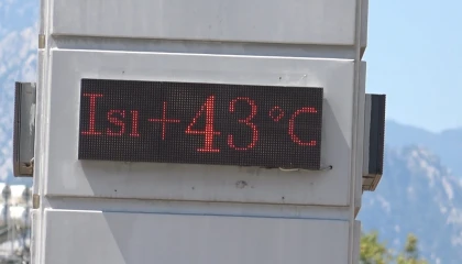 Antalyada termometreler 43 dereceyi gördü, sahiller doldu