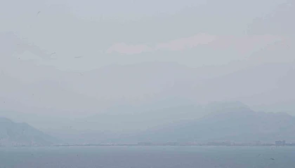 Antalyanın simgesi Beydağları nem bulutu arasında kayboldu
