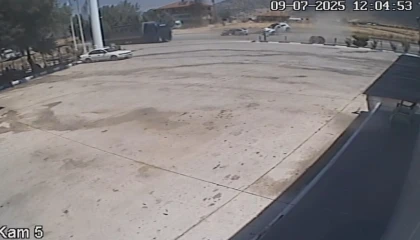 Burdurda 2si çocuk 5 kişinin yaralandığı kaza anı görüntüleri ortaya çıktı