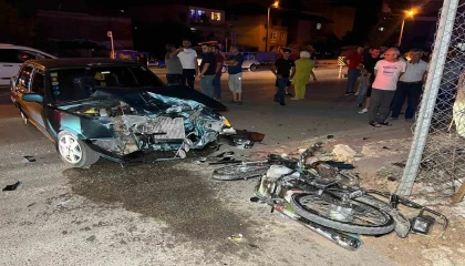 Burdurda otomobil ile çarpışan motosiklet sürücüsü öldü, 1 yaralı
