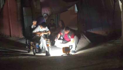 Çıkan tartışmada kendi silahından çıkan kurşunla yaralandı