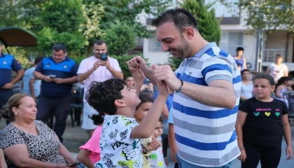 Defne Belediyesinin Çekmece Mahallesinde düzenlediği etkinlikte çocuklar doyasıya eğlendi