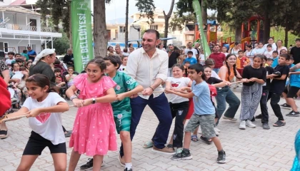Defne Belediyesinin Harbiye Mahallesinde düzenlediği etkinlikte çocuklar gönüllerince eğlendiler