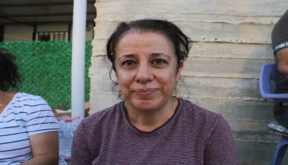 Depremde evi yıkılmıştı, alevler yuvasına metreler kala kontrol altına alınınca buruk mutluluk yaşadı