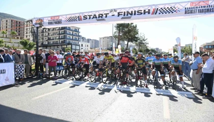 Depremin şehri Kahramanmaraşta Uluslararası Bisiklet Turnuvası