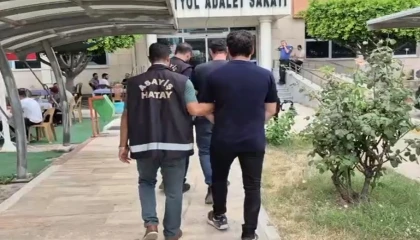 Dörtyolda hapis cezası ile aranan 2 kişi yakalandı