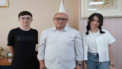 Erdemli Belediyesi Kurs Merkezi LGSde iki Türkiye birincisi çıkardı