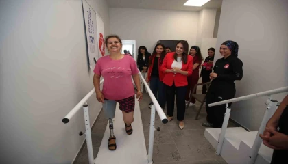 Esra Masatlı Engelli Merkezini Ziyaret Etti