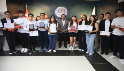 Hatay'da LGS ve YKS'de başarılı olan öğrenciler ödüllendirildi