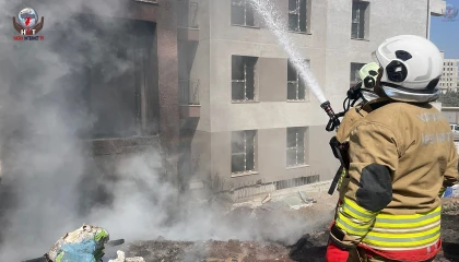 Hatay'da şantiye yangını büyümeden söndürüldü