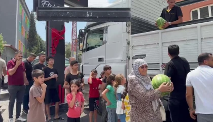 Hatay'da 20 Ton Karpuz Bedava Dağıtıldı