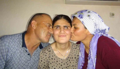 İlkokul mezunu annesi çalıştırdı, görme engelli kızı üniversiteyi kazandı