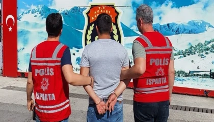 Ispartada aranan 3 şahıs yakalanarak cezaevine gönderildi