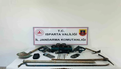 Ispartada izinsiz kazıya jandarma baskını: 4 kişi suçüstü yakalandı