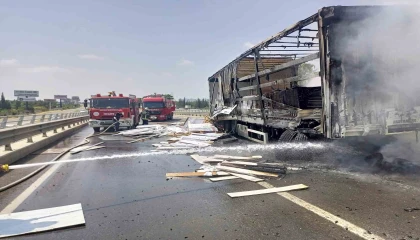 Kaza yapan tır alev alev yandı