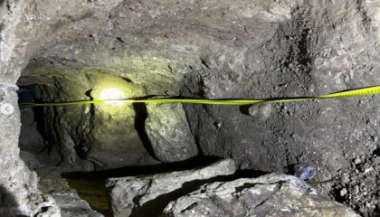 Kazdıkları 14 metrelik tünelde suçüstü yakalandılar