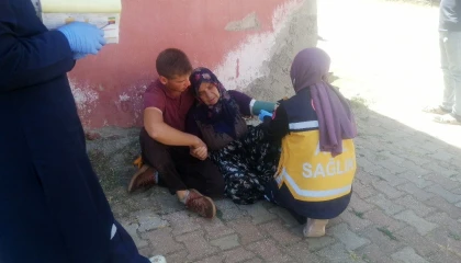 Komşusunun odunluğunun yanışını gören yaşlı kadın panikleyip baygınlık geçirdi