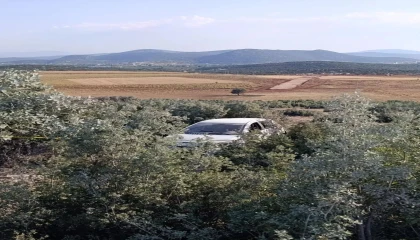 Kontrolden çıkan otomobilin camından fırlayan sürücü hayatını kaybetti
