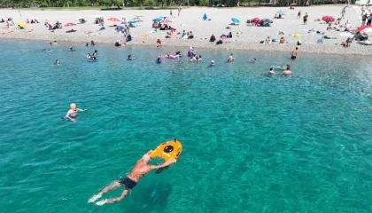 Konyaaltı Sahilinde İnsansız Robot Cankurtaran iş başında