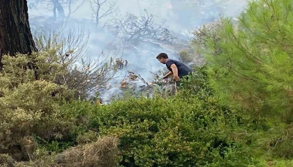 Kumlucada çıkan orman yangınında 1 dekar alan yandı