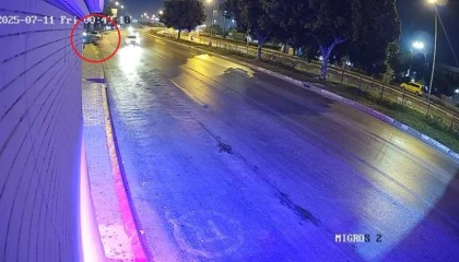 Lunapark dönüşündeki baba ve oğlunu hayattan koparan kazanın güvenlik kamerası ortaya çıktı