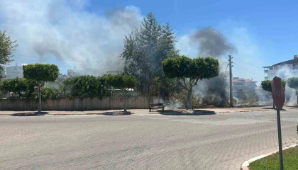 Manavgatta çıkan çalılık yangını korkuttu