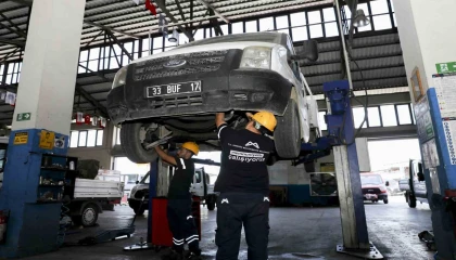 Mersinde belediye araçları kendi atölyelerinde onarılıyor