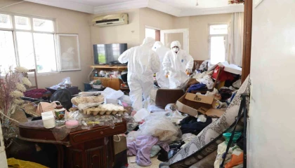 Mersinde çöp ev üçüncü kez temizlendi, 6 ton çöp çıktı