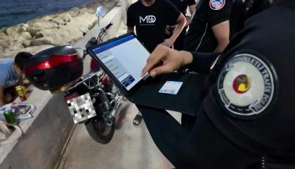 Mersinde yürüyüş yollarını ihlal eden araçlara 685 bin lira ceza