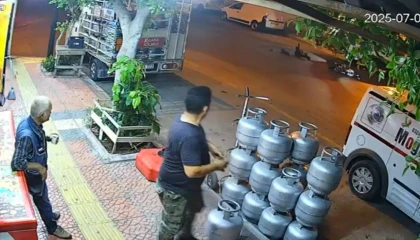 Motosikletlilerin kaza anları kamerada