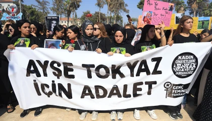Öldürülen Ayşe Tokyaz'ın annesi ve ikiz kız kardeşinin feryadı yürekleri dağladı
