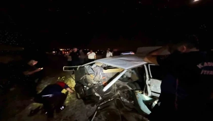 Osmaniyede 2 otomobilin karıştığı kazada 3 kişi yaralandı