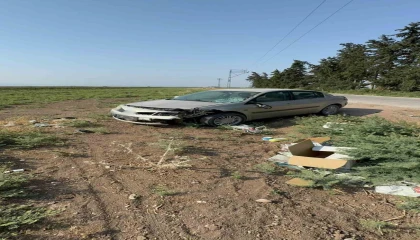 Otomobille çarpışan motosiklet sürücüsü öldü