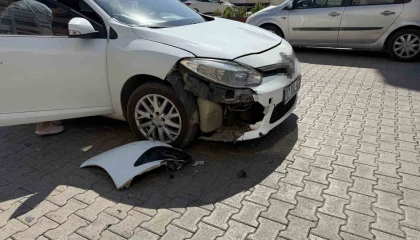 Otomobille motosiklet çarpıştı: 1 yaralı