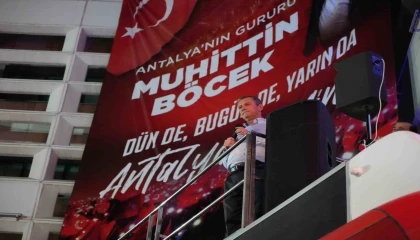 Özgür Özelden Antalyada miting