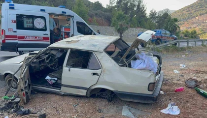 Savrulan Tofaş araç takla attı: 2si çocuk 5 yaralı