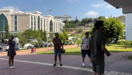 Sınavı dakikalarla kaçırdılar, tabelayı göremedikleri söylenince içeri alındılar