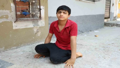 Tekerlekli sandalyesi çalınan Enese destek