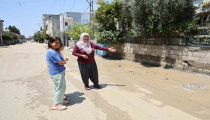 Üç günde ikinci kez su borusu patladı, mahalle sular altında kaldı