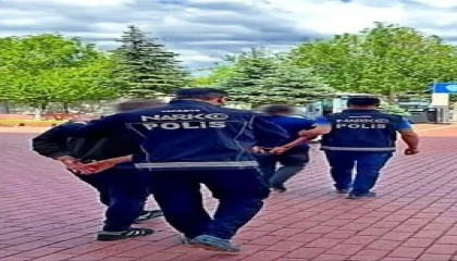 Uyuşturucu operasyonunda gözaltına alınan 2 kişi tutuklandı
