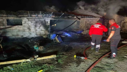 Yalvaçta besihane yangını: 14 küçükbaş hayvan ve 50 hindi telef oldu