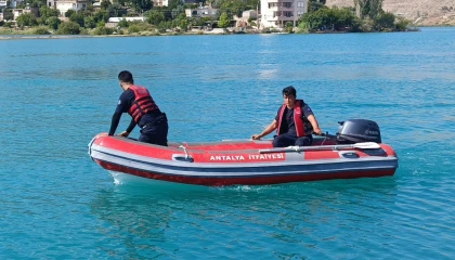 Yeğeninin düşen terliğini almak için girdiği baraj gölünde kayboldu