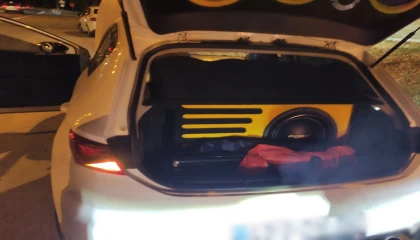Abartı egzoz ve kurallara aykırı cihaz kullanan sürücü trafikten men edildi