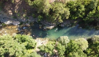 Adanada nem bunalttı, yaylacılar doğal kaynak sularında serinledi