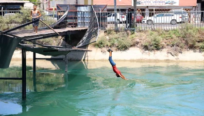 Adanada termometreler 51 dereceyi gösterdi: Parklar boş kaldı, sulama kanalları doldu