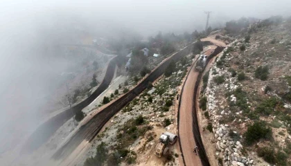 Akdağ eteklerindeki Çeltek Yaylası yolu asfalta kavuşuyor
